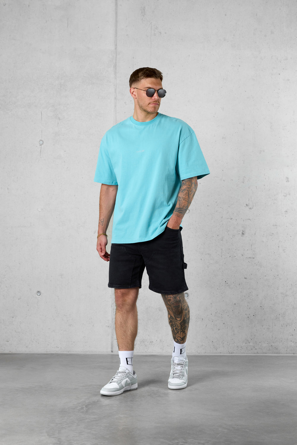 AQUA VACATION SERVICES OVERSIZED TEE