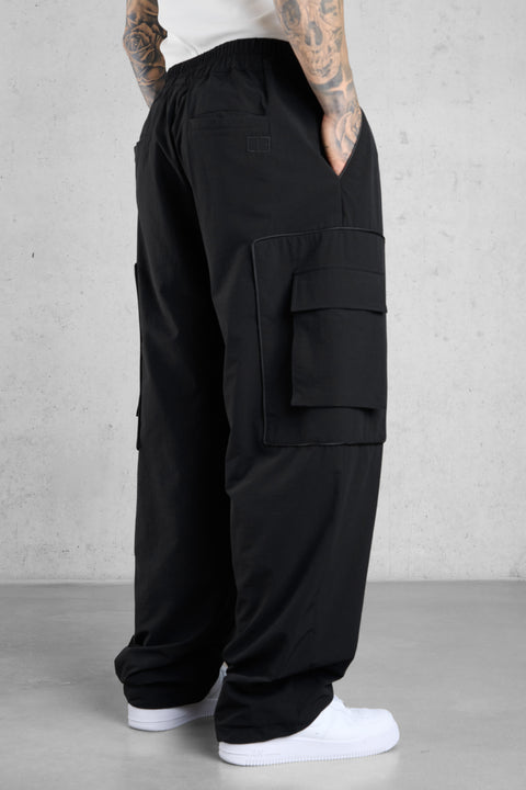 BLACK NYLON TRACKPANTS