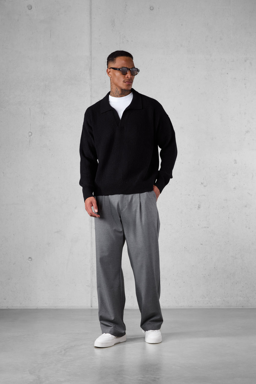 BLACK OVERSIZED KNIT POLO SWEATER